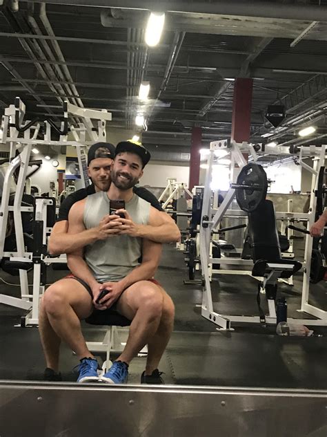 gay en el gimnasio|More.